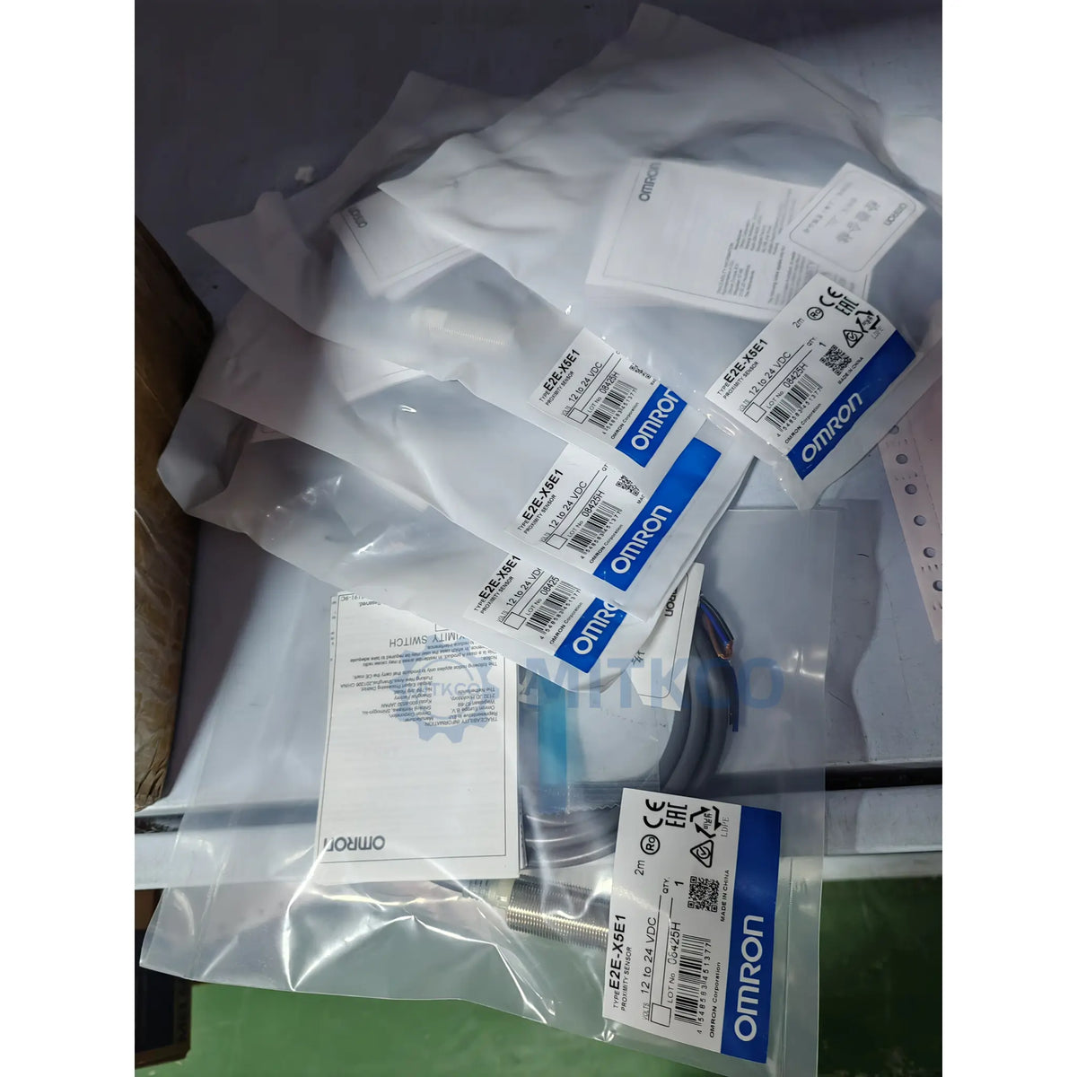 E2E-X5E1 OMRON Inductive Proximity Sensor M18 5mm NPN 3-Wire