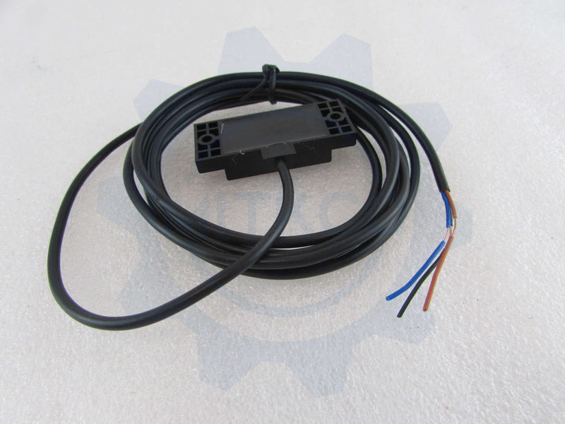E2K-F10MC2 Omron Sensor