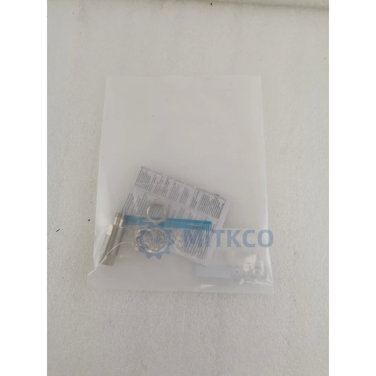 E2E-X10MF1-M1 OMRON Inductive Proximity Sensor M18 10mm PNP