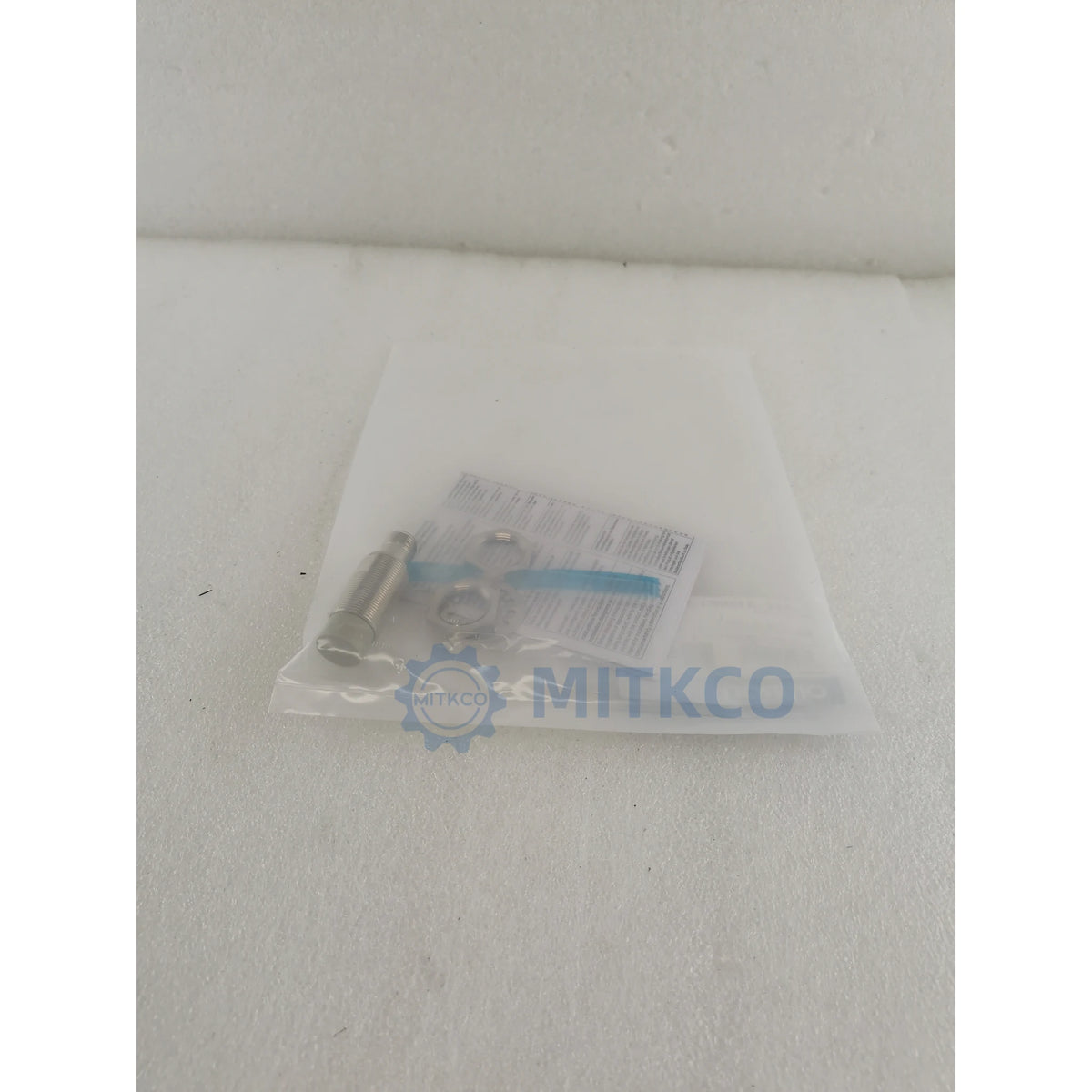 E2E-X10MF1-M1 OMRON Inductive Proximity Sensor M18 10mm PNP