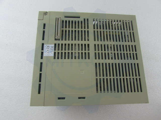 SGDH-10AE Yaskawa servo drive