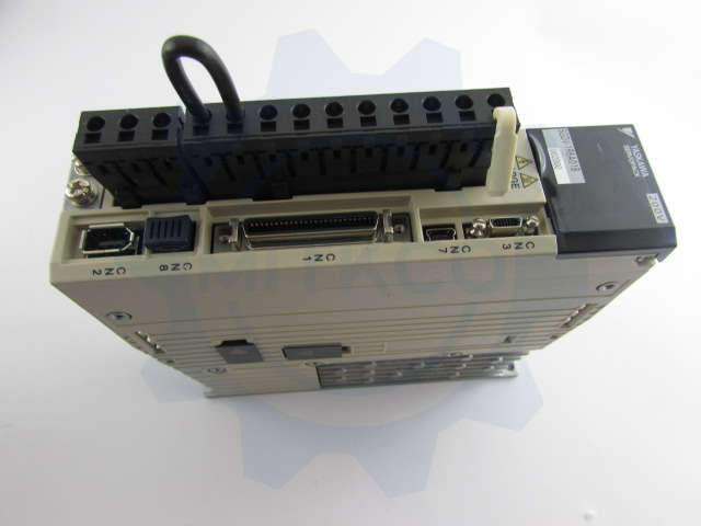 SGDV-1R6A01B002000 Yaskawa Servo drive