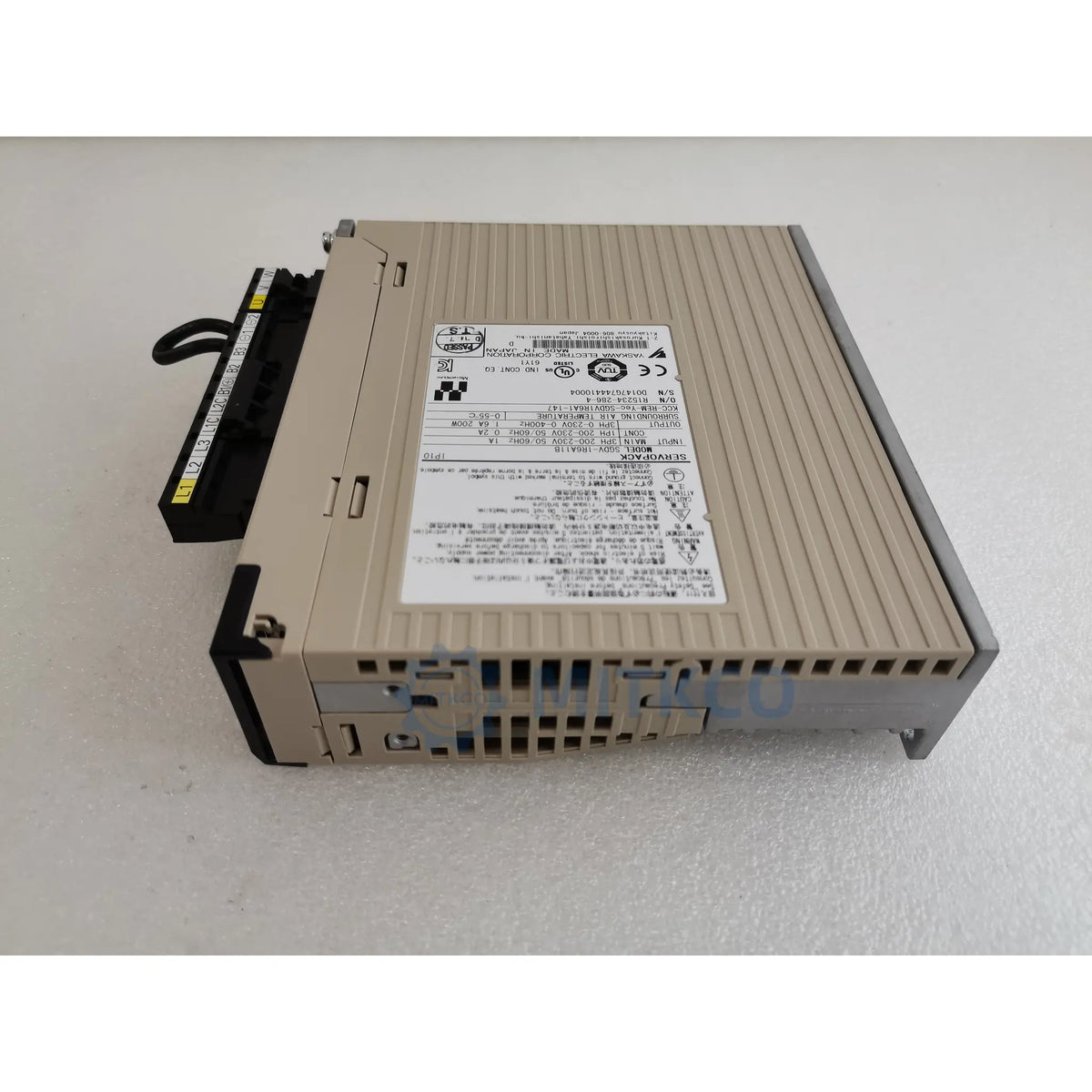 SGDV-1R6A11B Yaskawa Servo Drive 200W MECHATROLINK-II