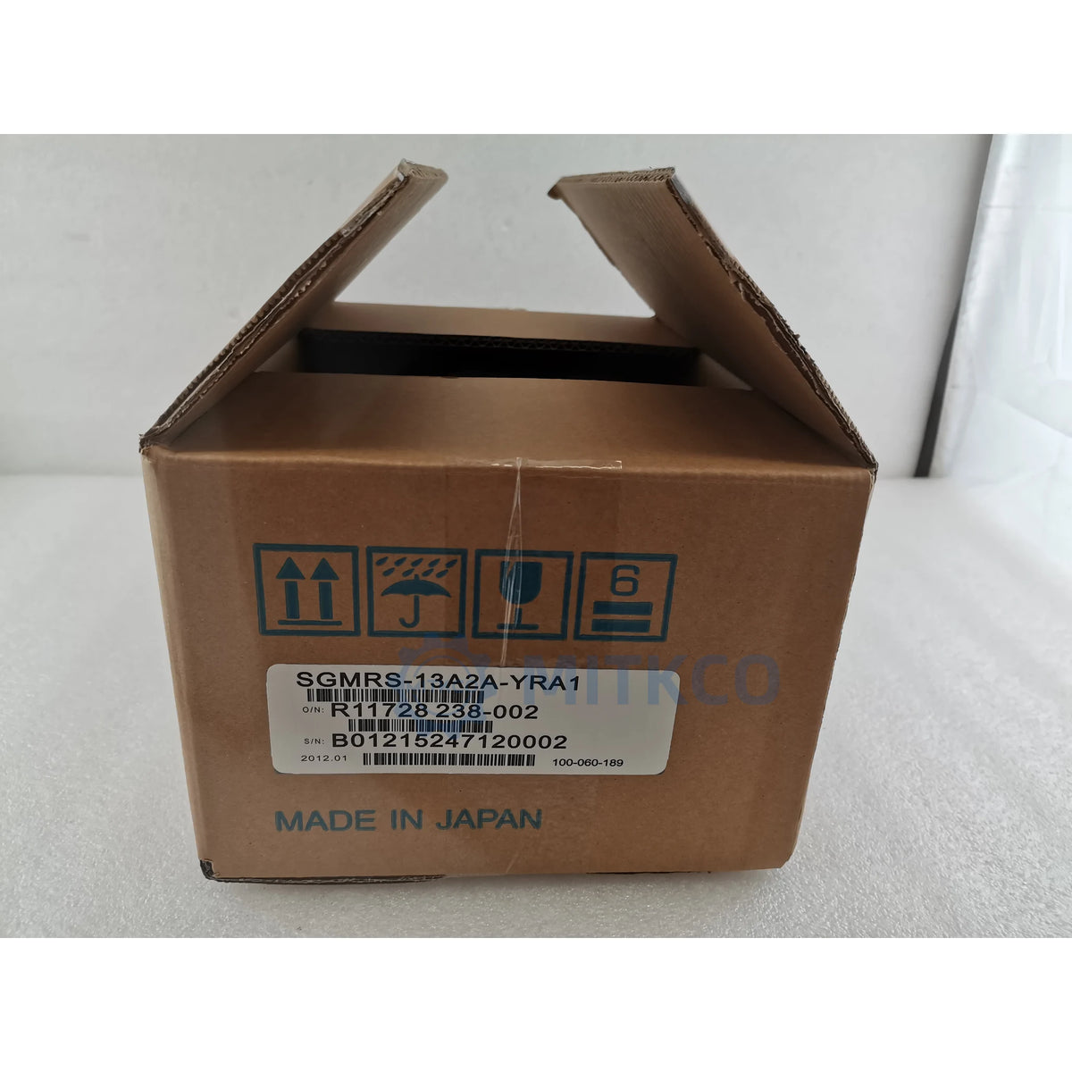 SGMRS-13A2AYRA1 Yaskawa Servo Motor 1.3kW 1500RPM