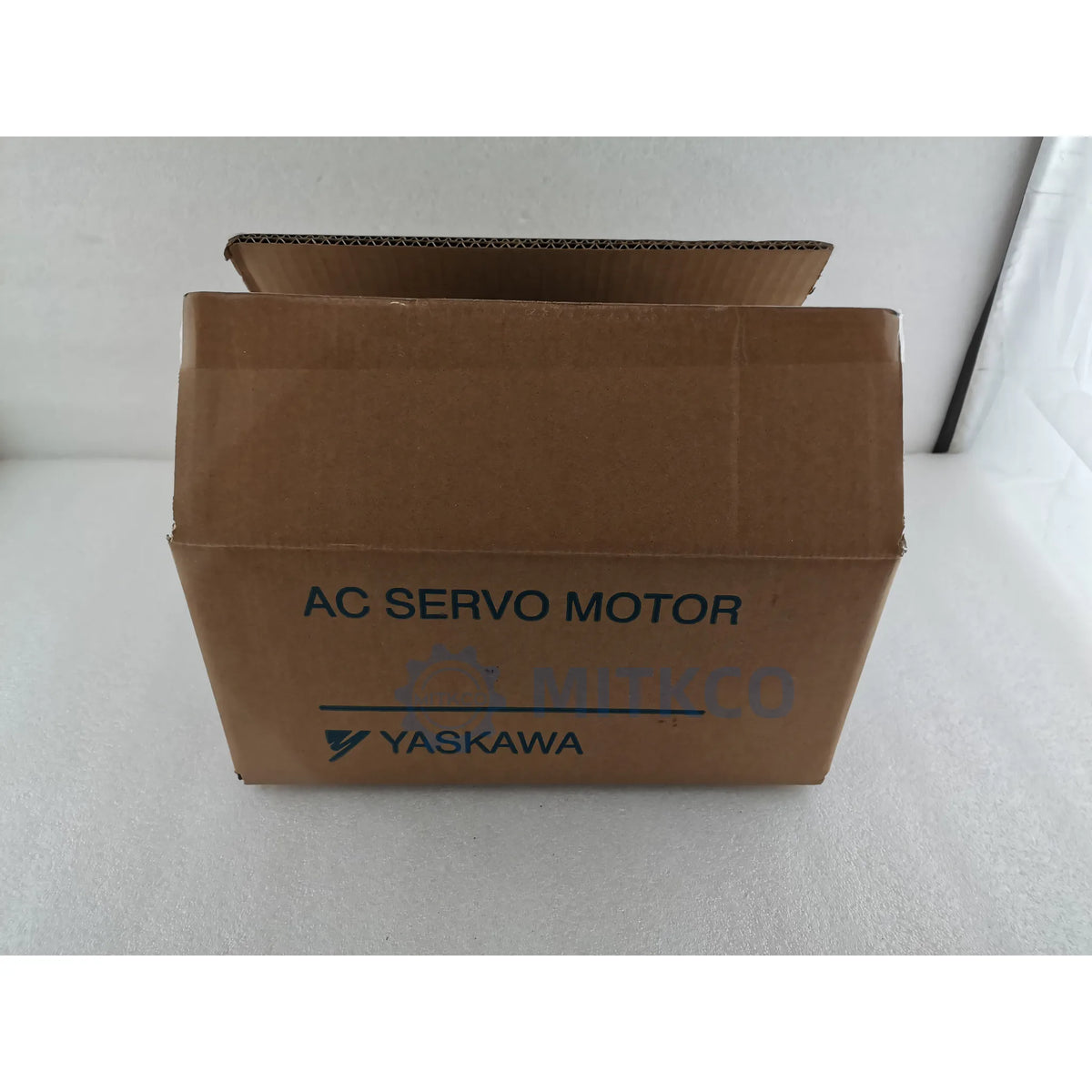 SGMRS-13A2AYRA1 Yaskawa Servo Motor 1.3kW 1500RPM