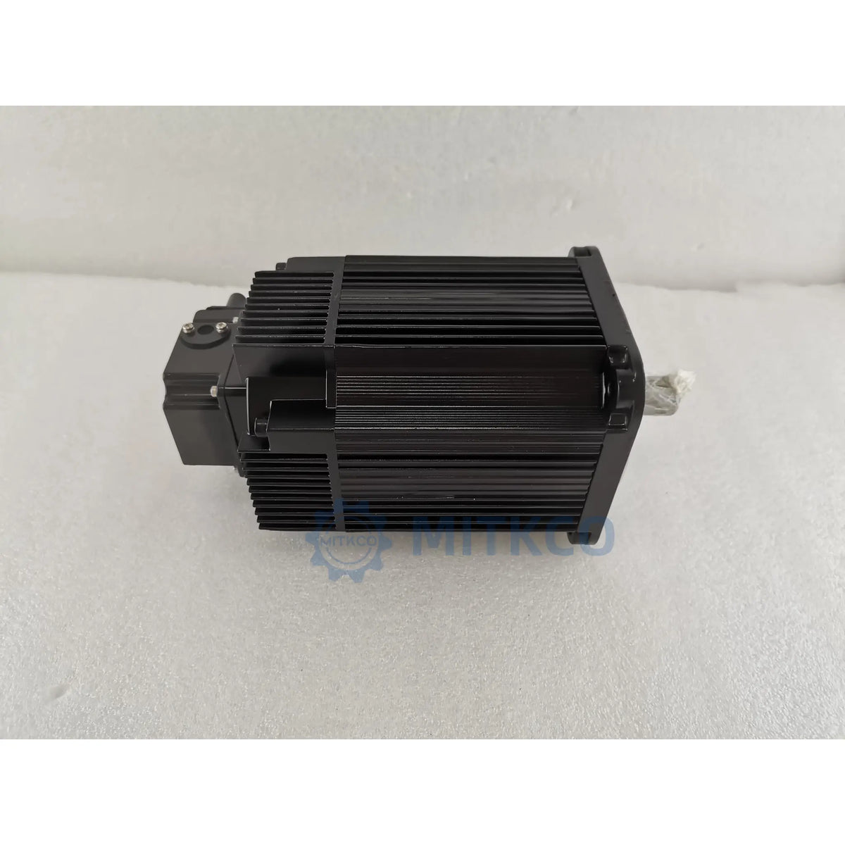 SGMRS-13A2AYRA1 Yaskawa Servo Motor 1.3kW 1500RPM