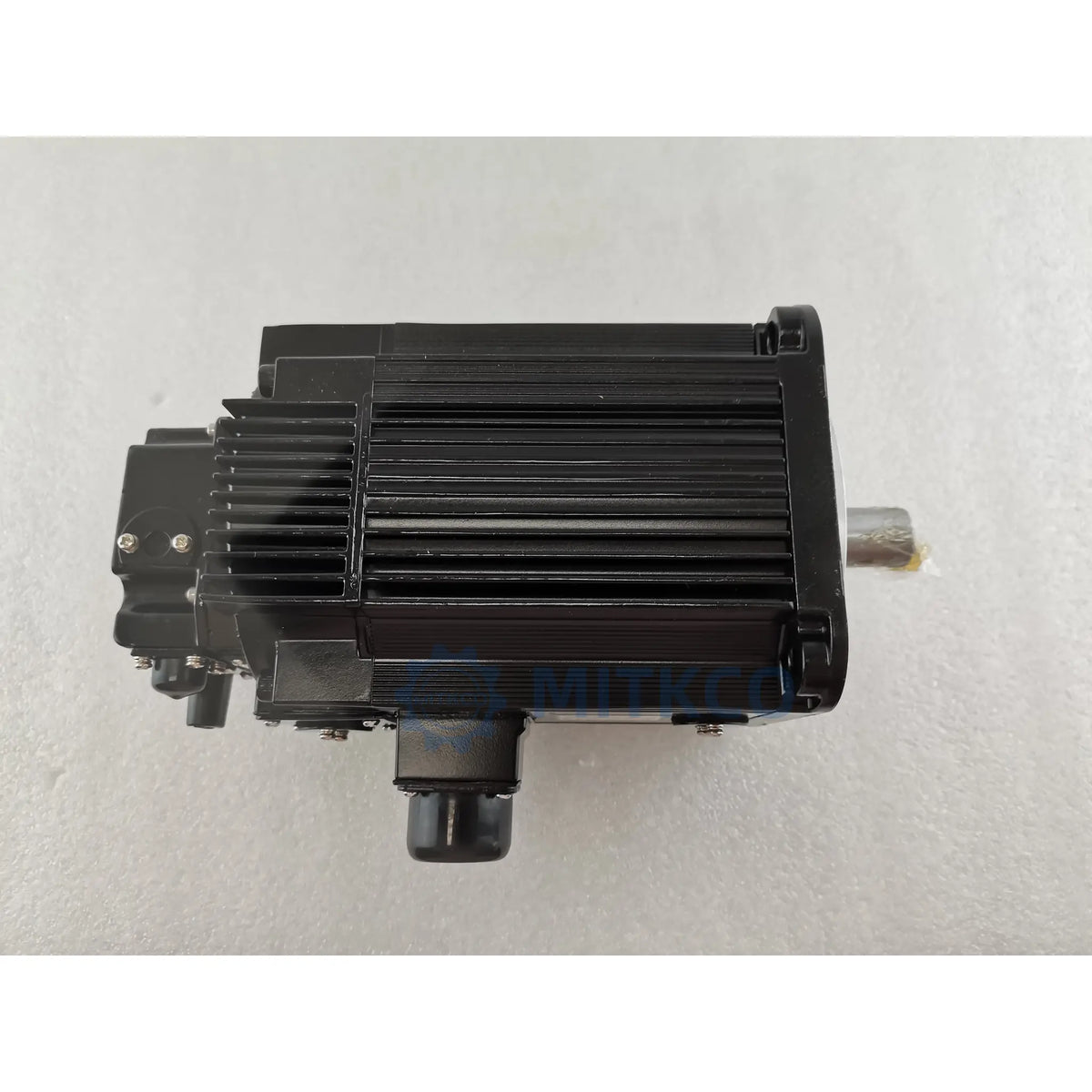 SGMRS-13A2AYRA1 Yaskawa Servo Motor 1.3kW 1500RPM
