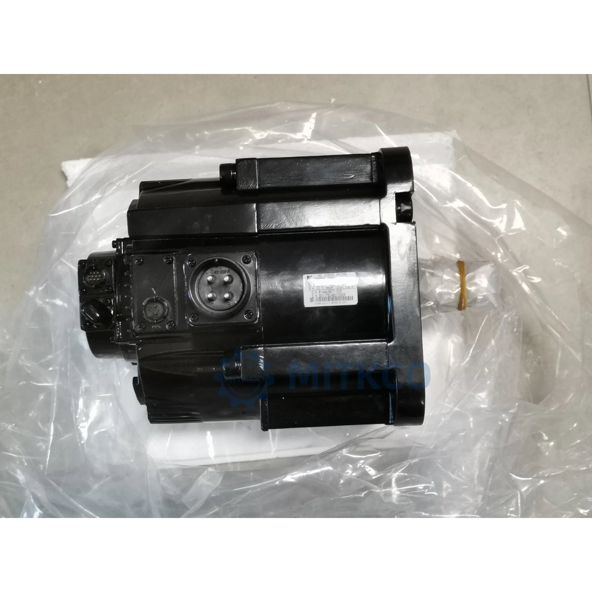 SGMRV-37ANA-YR12 Yaskawa Servo Motor 3.7kW 200V High Inertia