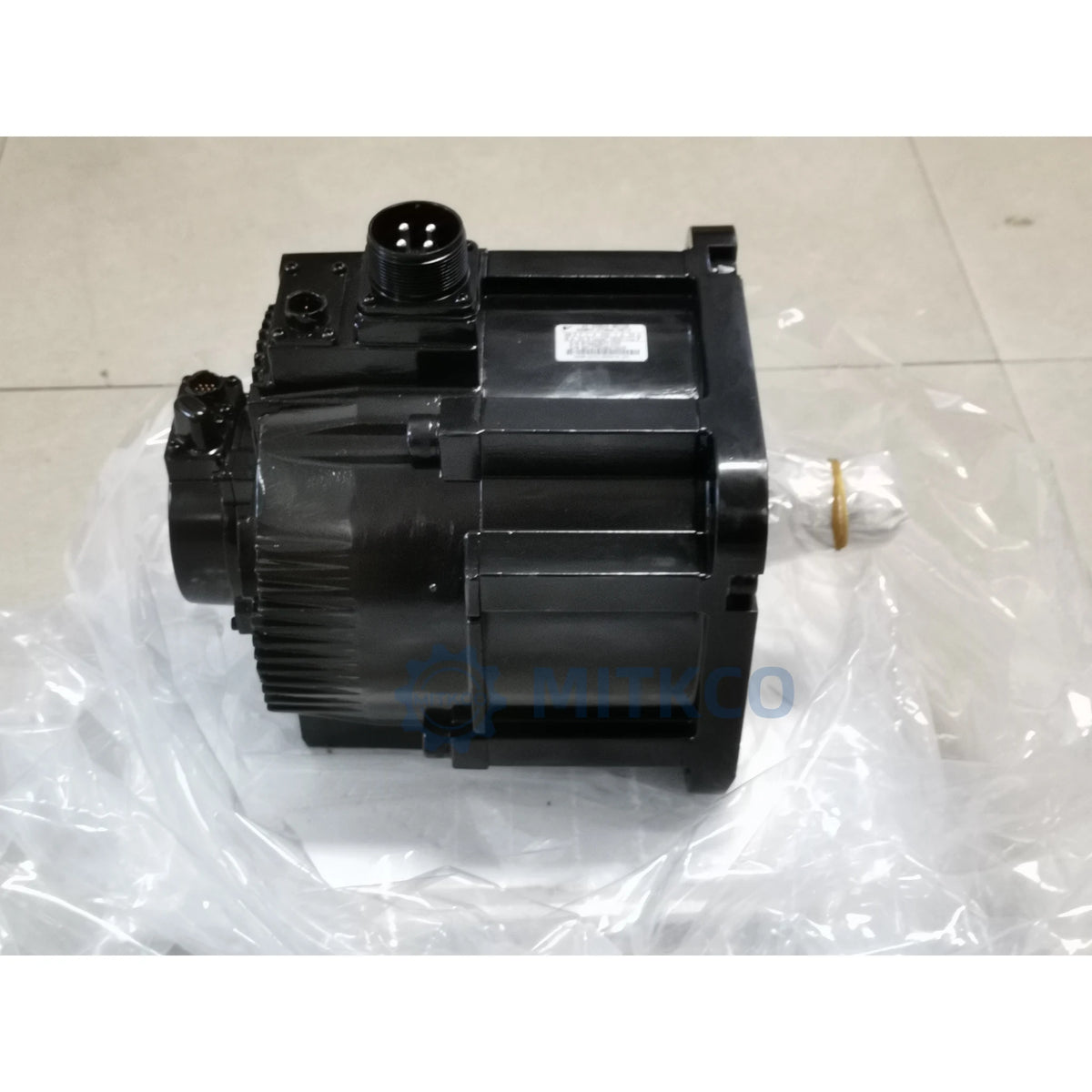 SGMRV-37ANA-YR12 Yaskawa Servo Motor 3.7kW 200V High Inertia